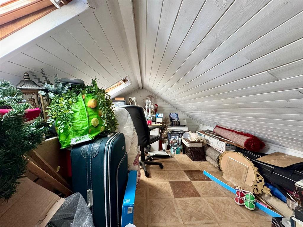 Loft room.jpg