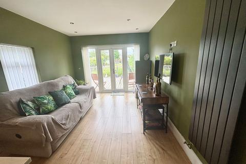 18 Bosworth Road, Neath, SA10 6BU