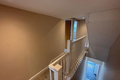 2 bedroom flat to rent, St Marys Row, Moseley, B13 9EF