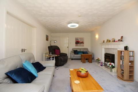 undefined, Ffordd Nant, Kinmel Bay LL18