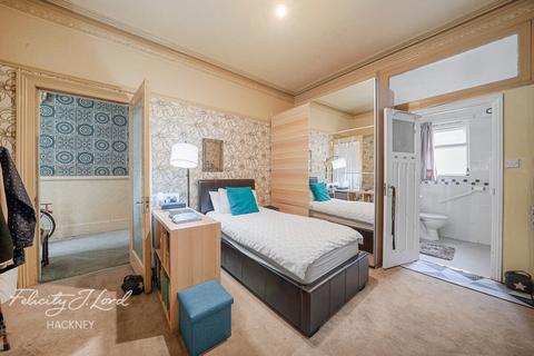 4 bedroom terraced house for sale, Mildenhall Road, London E5
