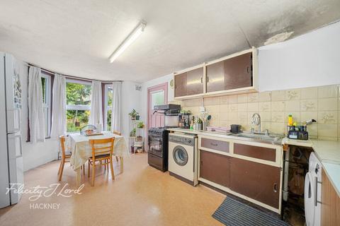 5 bedroom terraced house for sale, Mildenhall Road, London E5