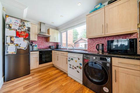 16 First Avenue, Bexleyheath, DA7 5SX