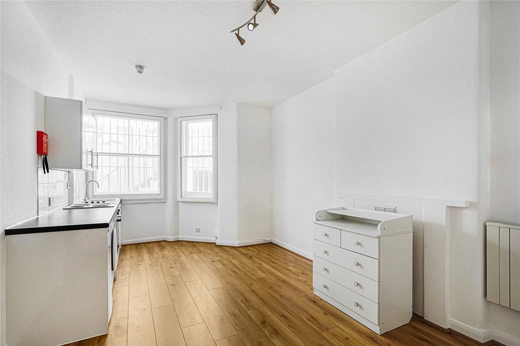 Apartment in London - View 3