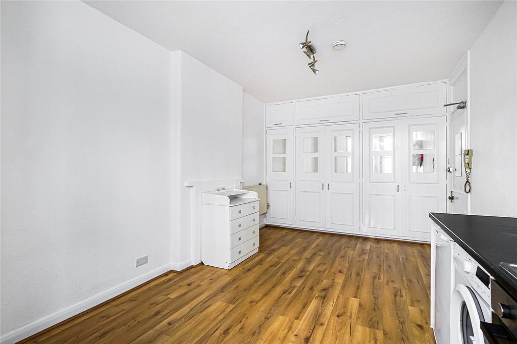 Apartment in London - More