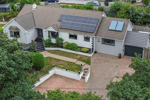 Penmullin School Hill, Shortlanesend, Truro, TR4 9DU