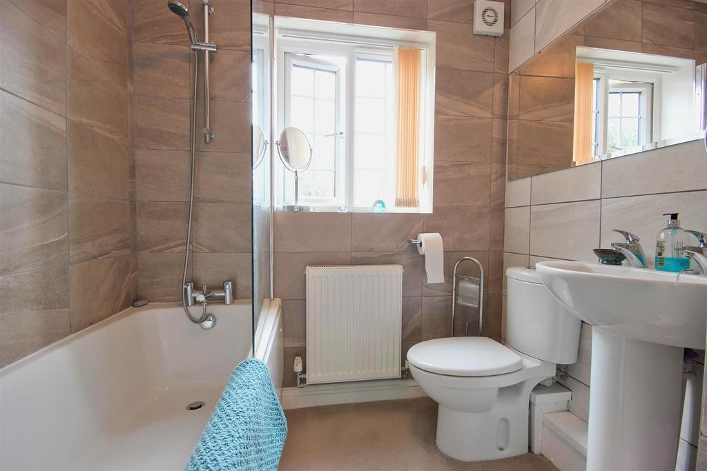 Family bathroom/w.c.