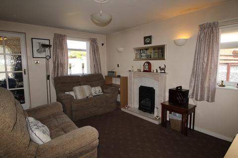 3 bedroom semi-detached house for sale, Shire Close, Bradford, BD6