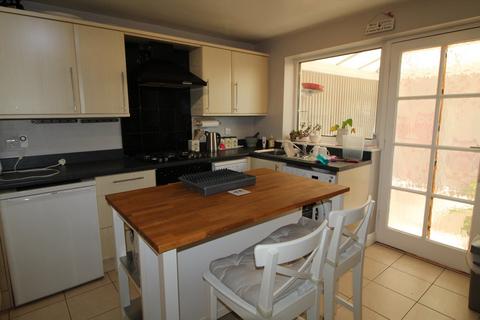3 bedroom semi-detached house for sale, Shire Close, Bradford, BD6