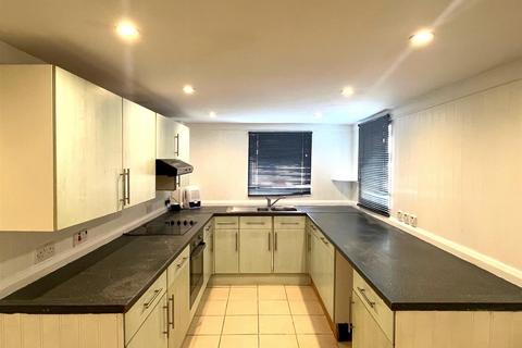 9 East Cliff, Folkestone, CT19 6BU