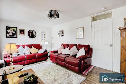 3 bedroom terraced house for sale, Brisbane Close, Cheylesmore, Coventry