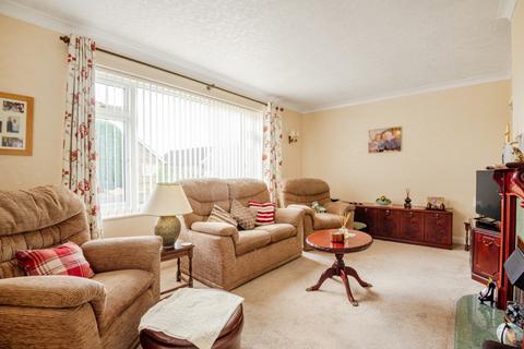 undefined, The Crescent, Bracebridge Heath, Lincoln, Lincolnshire, LN4