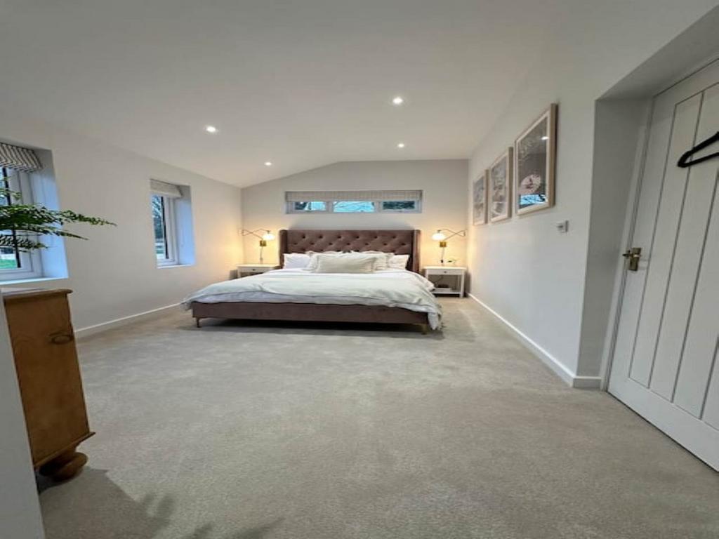 Large Bedroom