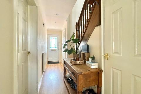 undefined, 2 Mayfield Gardens, Milnathort, KY13
