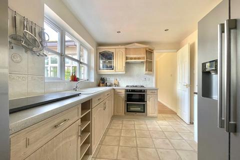 undefined, 2 Mayfield Gardens, Milnathort, KY13
