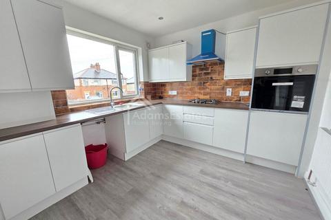 3 bedroom semi-detached house for sale, Laverhill, Liversedge
