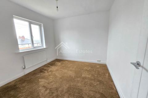 3 bedroom semi-detached house for sale, Laverhill, Liversedge