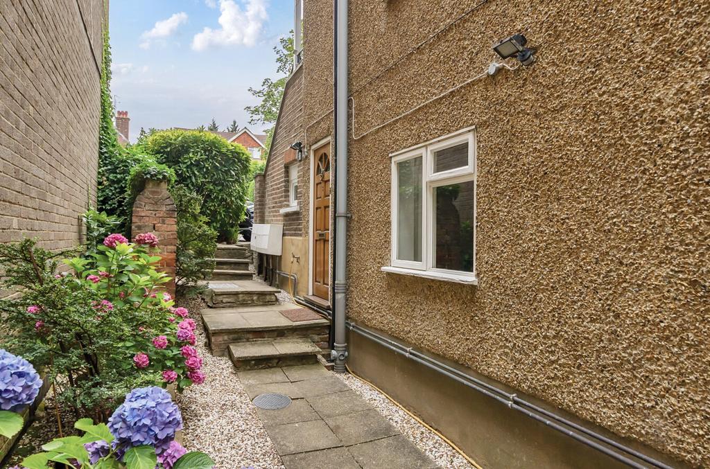 1326335-2-687690b...