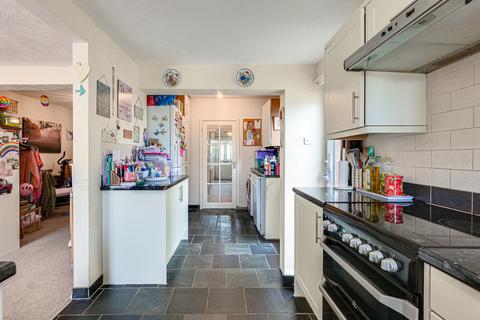 3 bedroom semi-detached house for sale, Brendon Way, Westcliff-on-sea, SS0