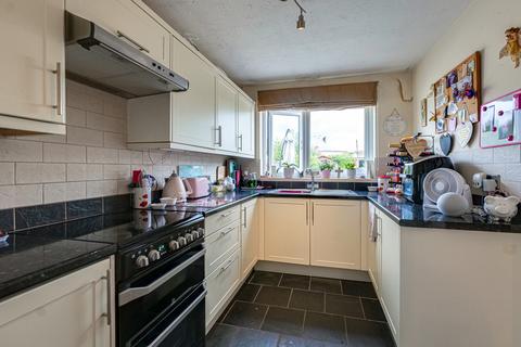 3 bedroom semi-detached house for sale, Brendon Way, Westcliff-on-sea, SS0