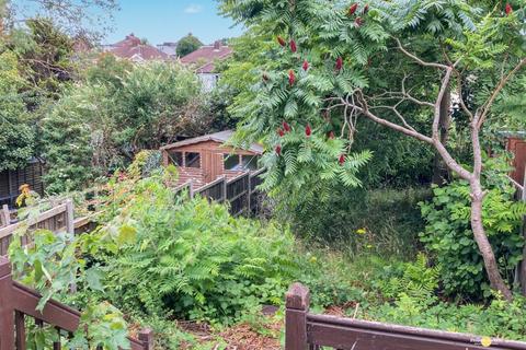 2 bedroom maisonette for sale, Castleton Avenue, Bexleyheath DA7