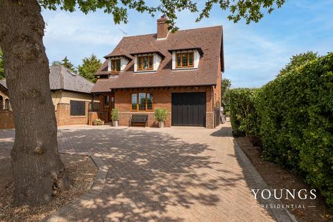 4 bedroom detached house for sale, Rectory Road, Little Burstead, CM12