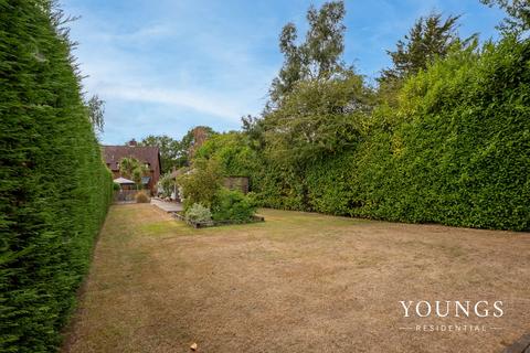 4 bedroom detached house for sale, Rectory Road, Little Burstead, CM12