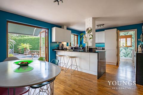 4 bedroom detached house for sale, Rectory Road, Little Burstead, CM12