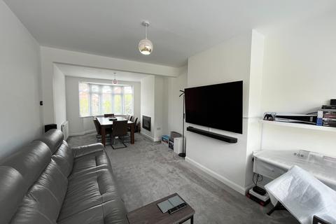 3 bedroom semi-detached house to rent, Northdene Road, Leicester LE2