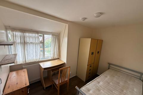undefined, Hatfield, AL10