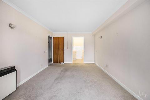 1 bedroom retirement property for sale, Parklands Court, Sketty, Swansea
