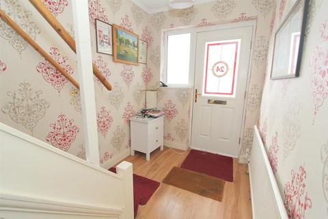 3 bedroom semi-detached house for sale, Chipstead Way, Banstead SM7