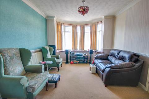 3 bedroom semi-detached house for sale, SHOLING! NO FORWARD CHAIN! SOUTHERLY ASPECT REAR GARDEN!