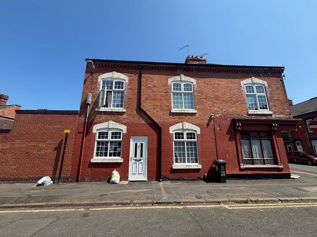 Three Bedroom Terraced House on Olphin Street
