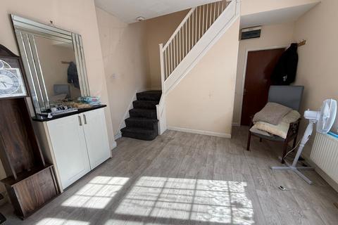 3 bedroom terraced house to rent, Leicester, LE4
