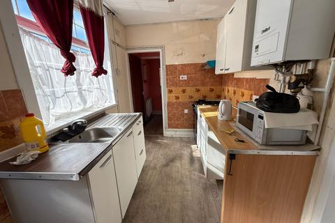3 bedroom terraced house to rent, Leicester, LE4