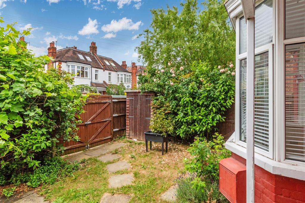 LAUREL ROAD, 4 A-27.jpg