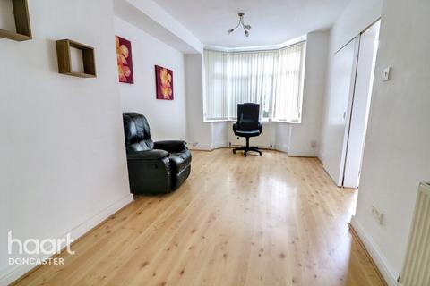 3 bedroom semi-detached house for sale, Harrowden Road, Doncaster