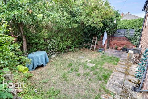 3 bedroom semi-detached house for sale, Harrowden Road, Doncaster