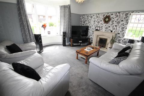 2 bedroom detached bungalow for sale, St. Davids Road, Penrhyn Bay, Llandudno