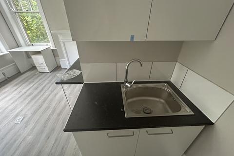 Studio to rent, Hornsey Lane, London N6