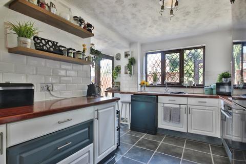 4 bedroom detached house for sale, Winscar Croft, Hull, East Riding Of Yorkshire, HU8 9XG