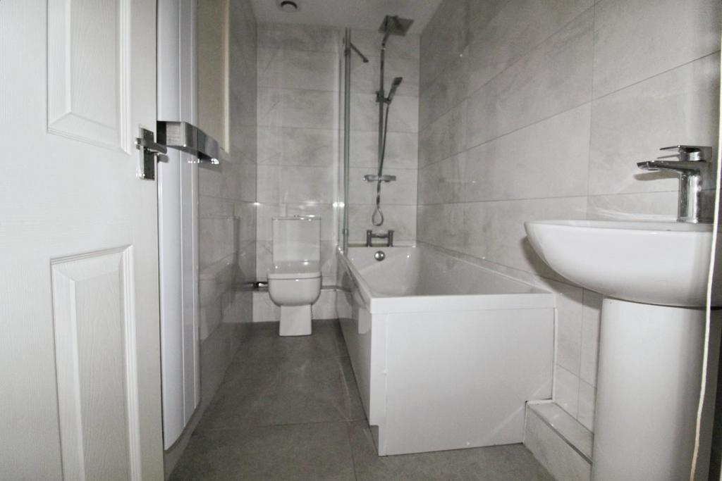 Bathroom  / wc: