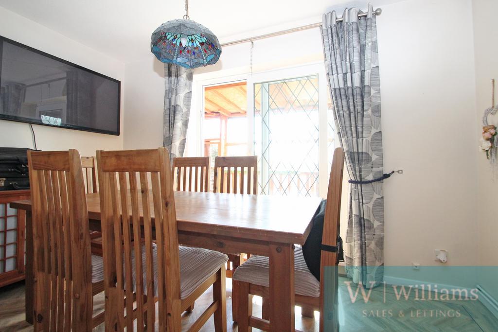 Bedroom / Dining