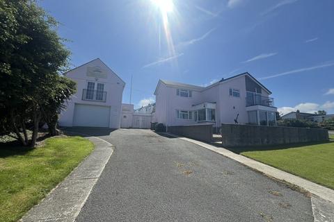5 bedroom detached house for sale, Gwelfor Estate, Cemaes Bay, Anglesey, LL67