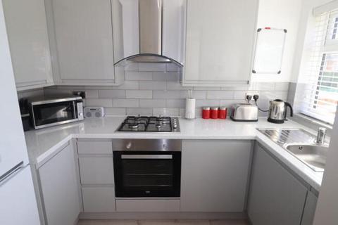2 bedroom ground floor maisonette to rent, Vicarage Close, Birmingham B42