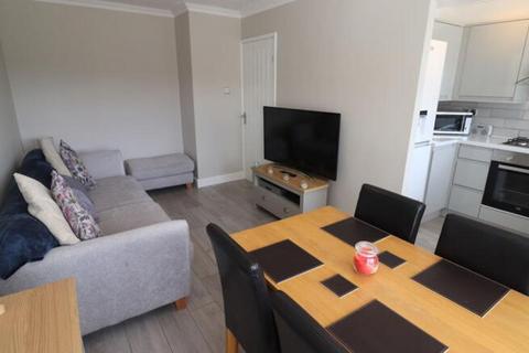 2 bedroom ground floor maisonette to rent, Vicarage Close, Birmingham B42