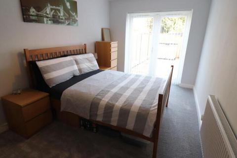 2 bedroom ground floor maisonette to rent, Vicarage Close, Birmingham B42