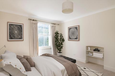 3 bedroom apartment for sale, St. Stephens Gardens, London W2