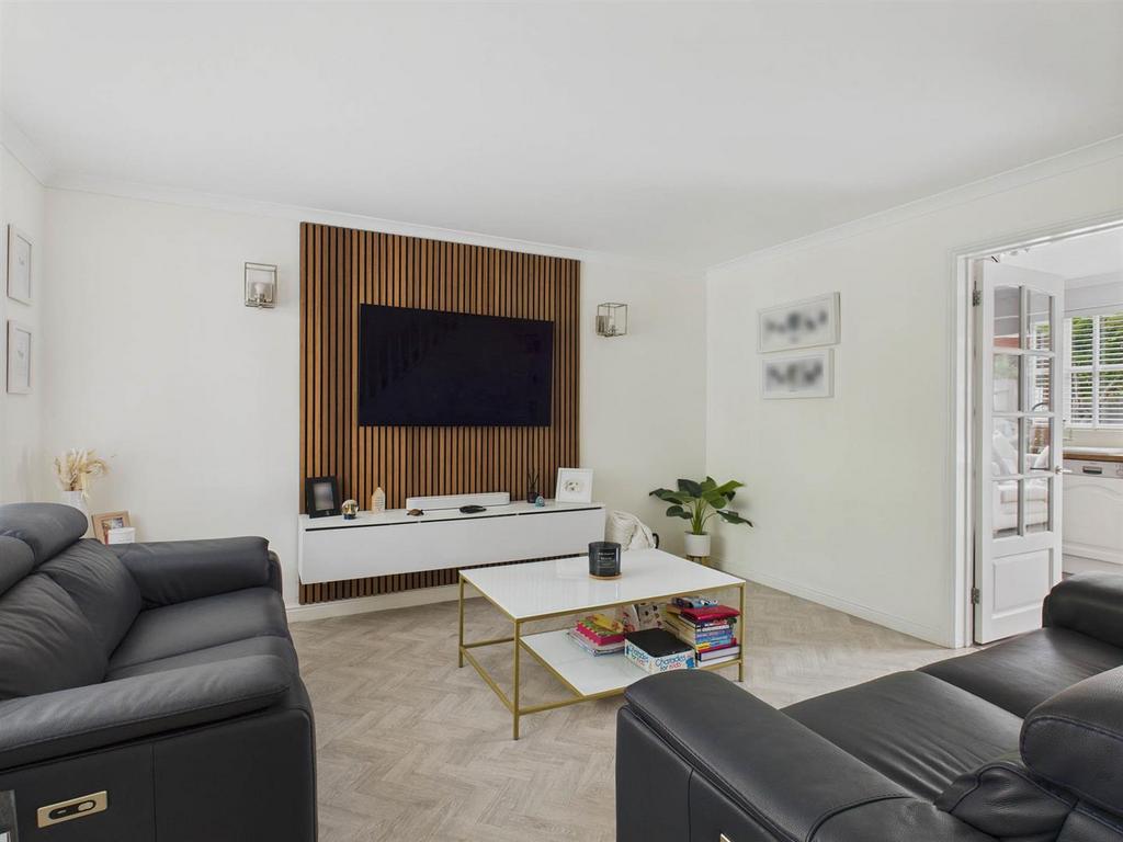 CAM02541 G0-PR0501-STILL012.jpg